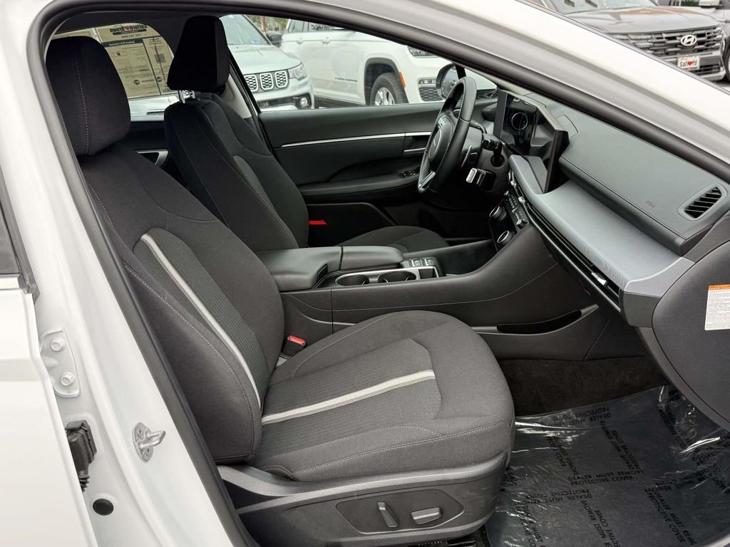 Certified Used 2025 White Hyundai SEL image 15