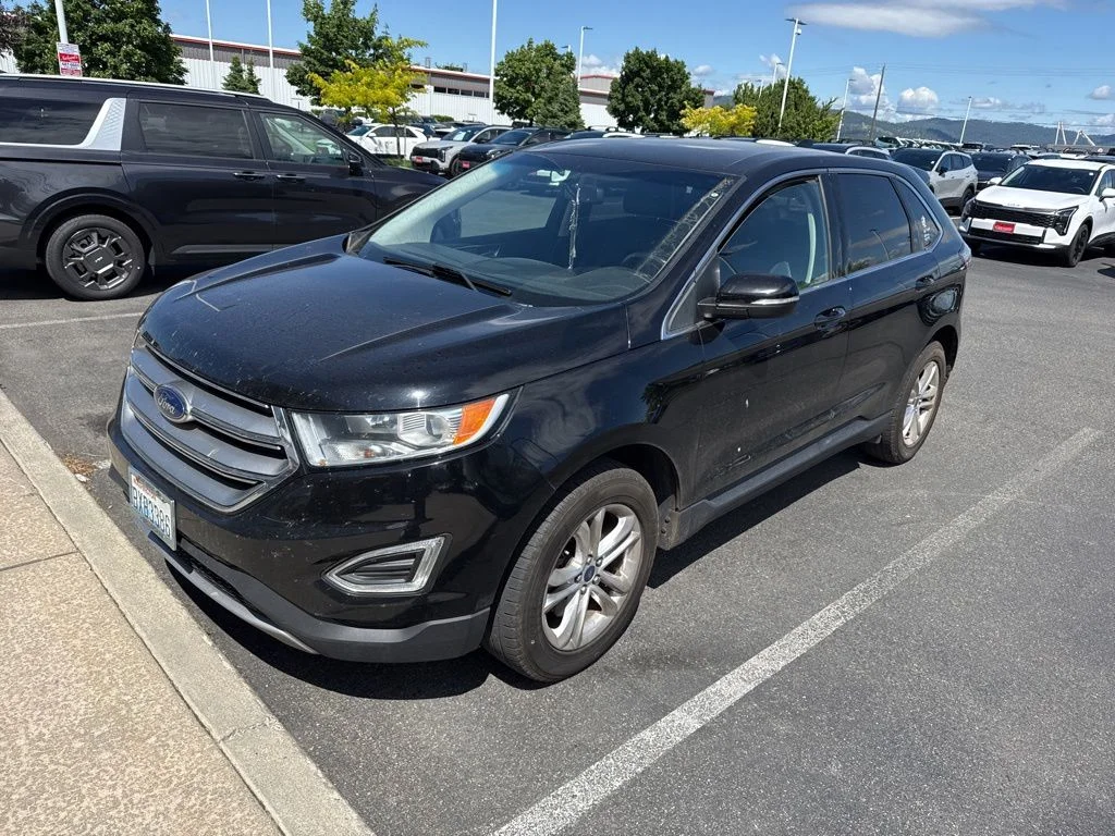 Used 2018 Black Ford SEL image 2