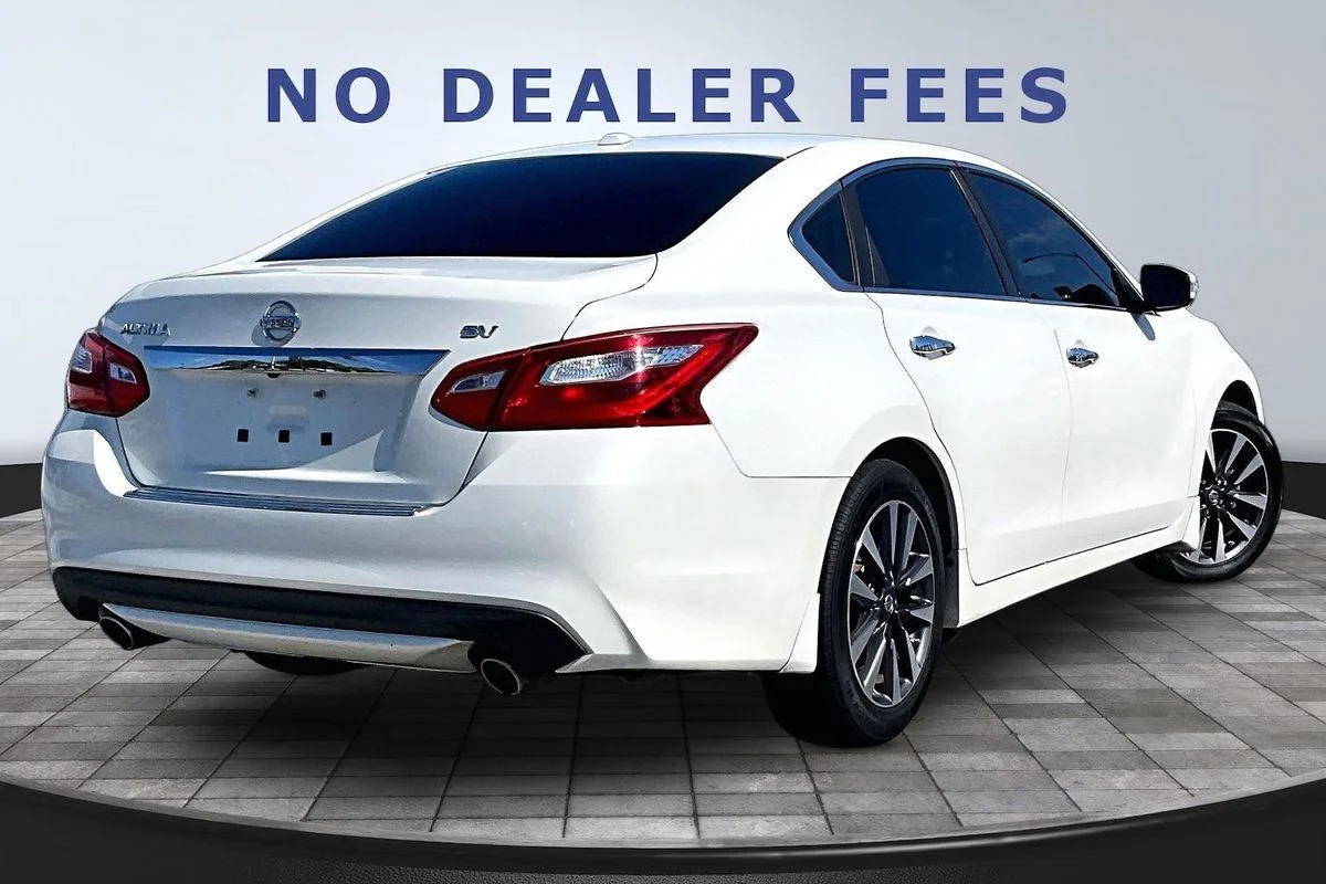 Used 2016 White Nissan 2.5 SV image 6