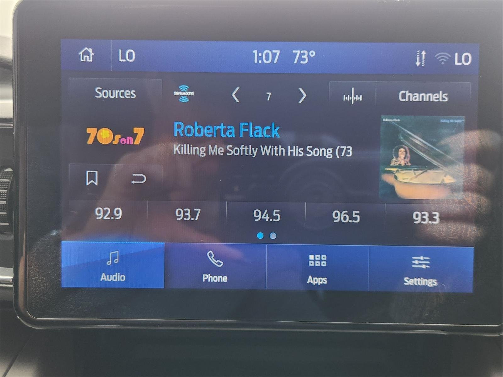 2023 Ford Explorer photo 17 of 34