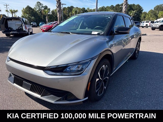 Used 2023 Gray Kia Wind image 1