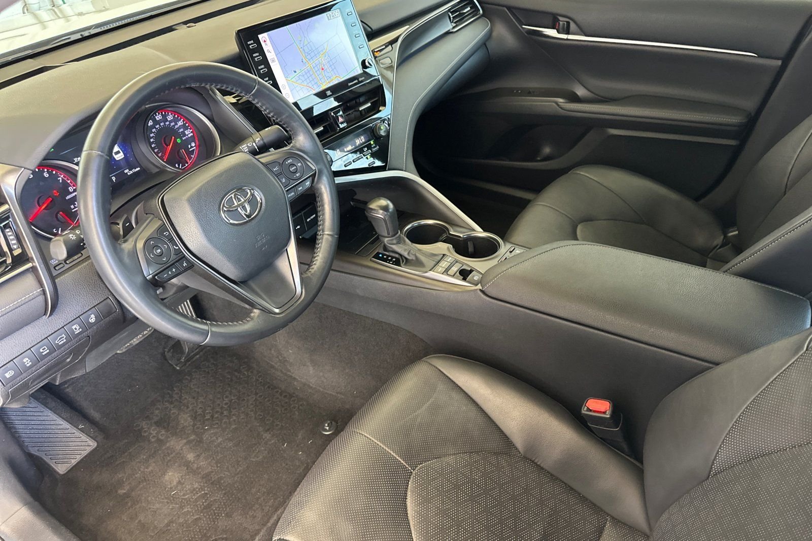 Used 2021 Beige Toyota XSE V6 image 10