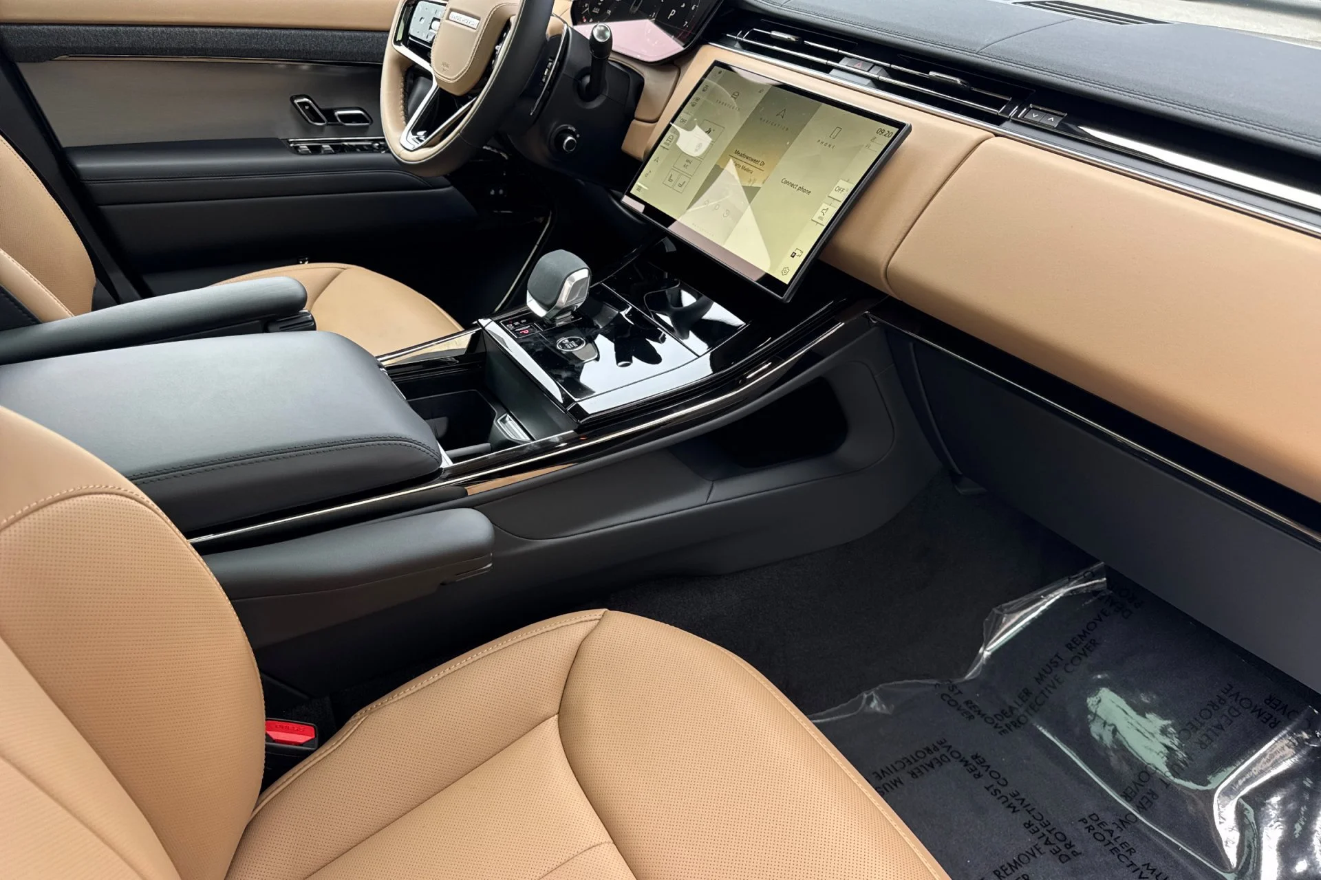 New 2026 Borasco Grey Land Rover Dynamic SE image 18