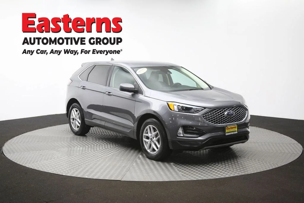 Used 2023 Gray Ford SEL image 49