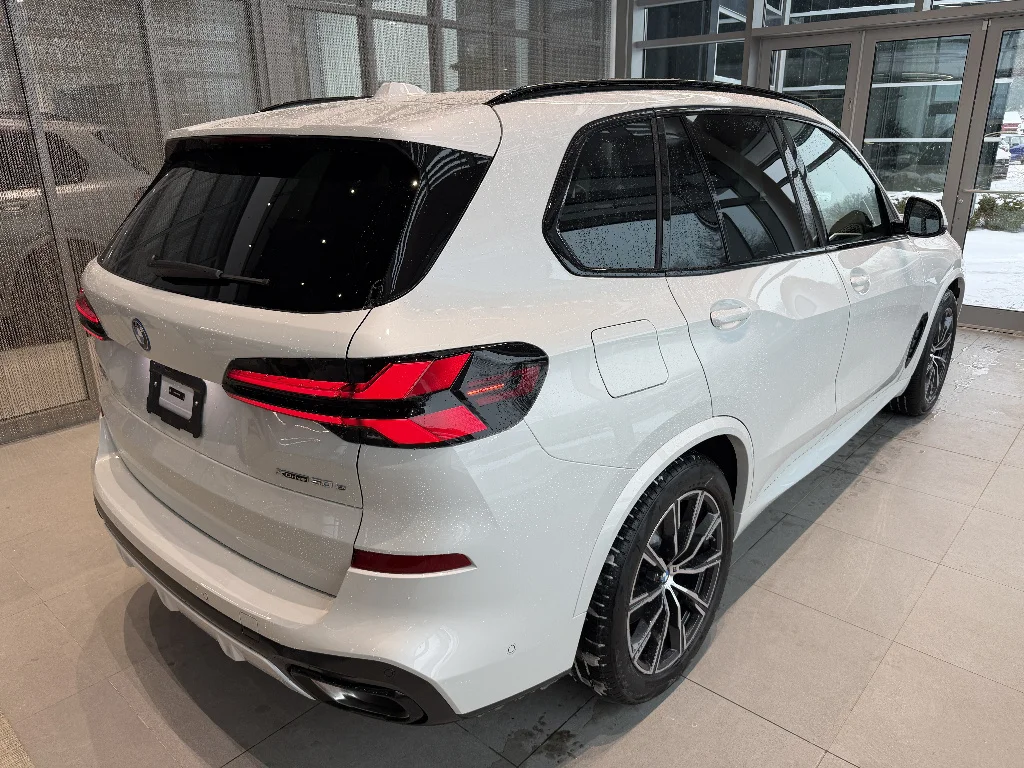 New 2026 Mineral White Metallic BMW xDrive50e image 6