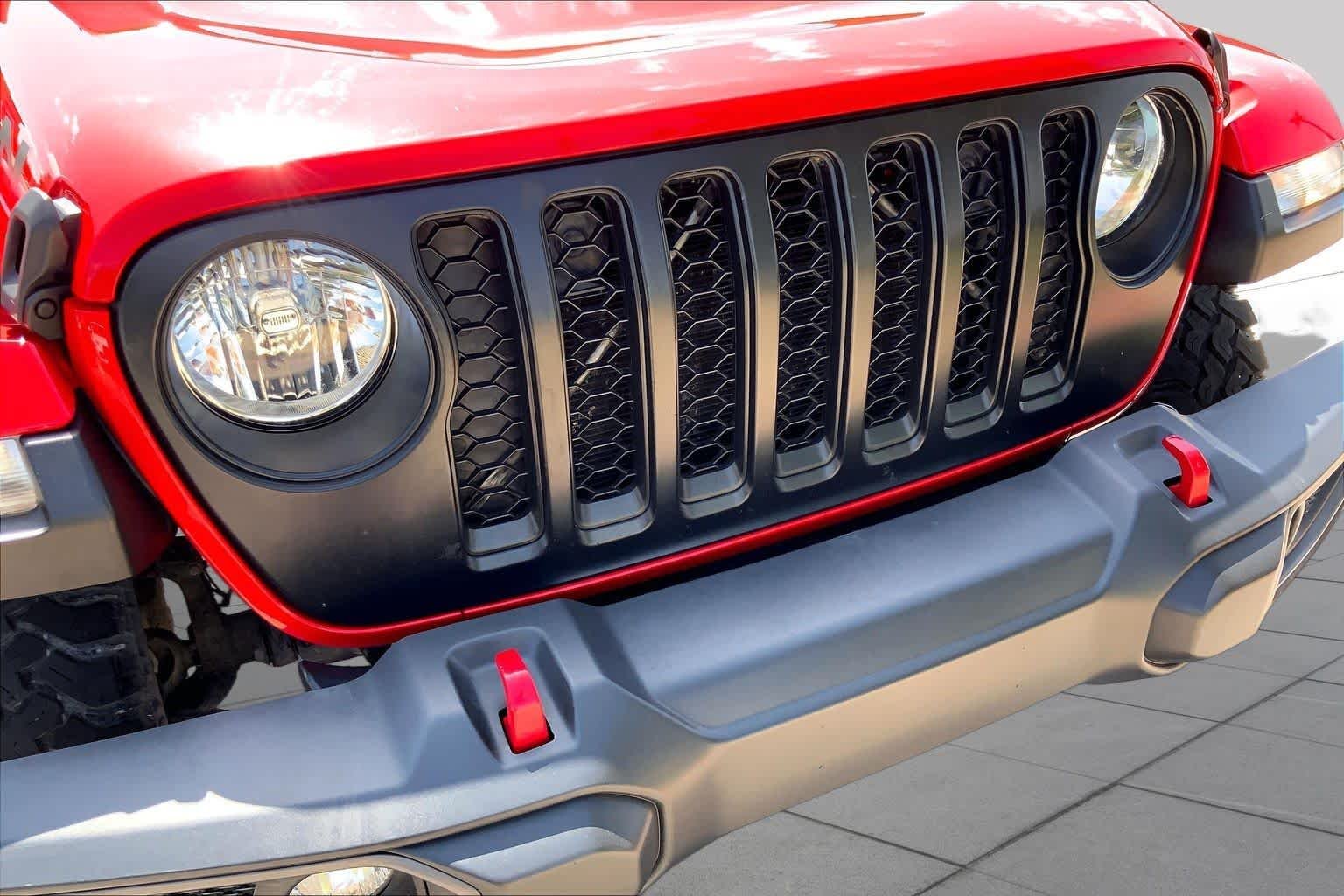 Used 2023 Firecracker Red Clearcoat Jeep Rubicon image 30