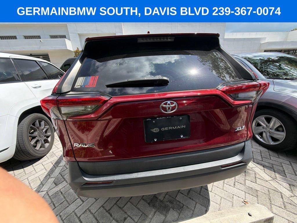 Used 2022 Pearl Toyota XLE image 8