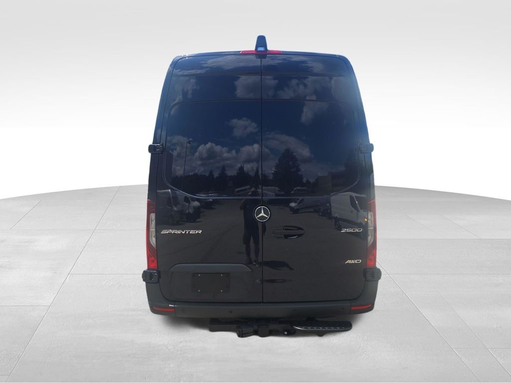 New 2026 Cavansite Blue Metallic Mercedes-Benz Cargo 170 WB image 4