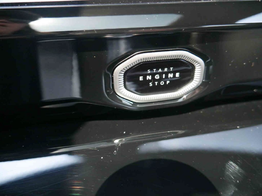 New 2026 Bright White Clear-Coat Exterior Paint Jeep Laredo image 29