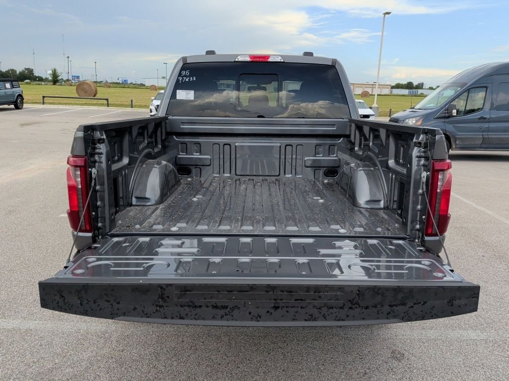 New 2026 Carbonized Gray Metallic Ford XLT image 40