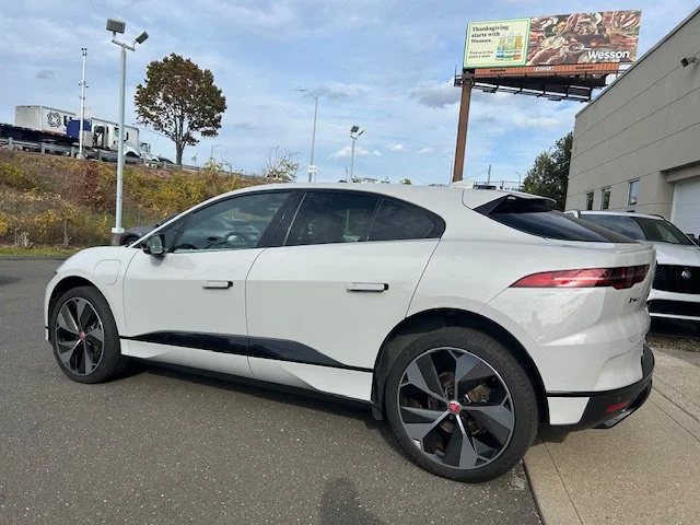 Used 2022 Borasco Gray Metallic Jaguar HSE image 5