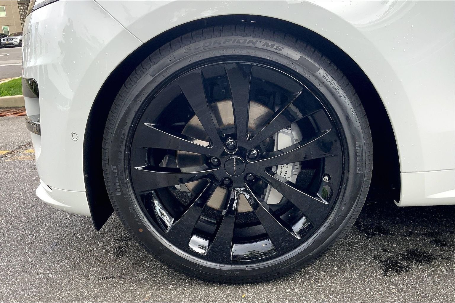 New 2026 Fuji White Land Rover Dynamic SE image 11