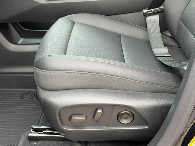 New 2027 Mosaic Black Metallic Chevrolet LT image 10