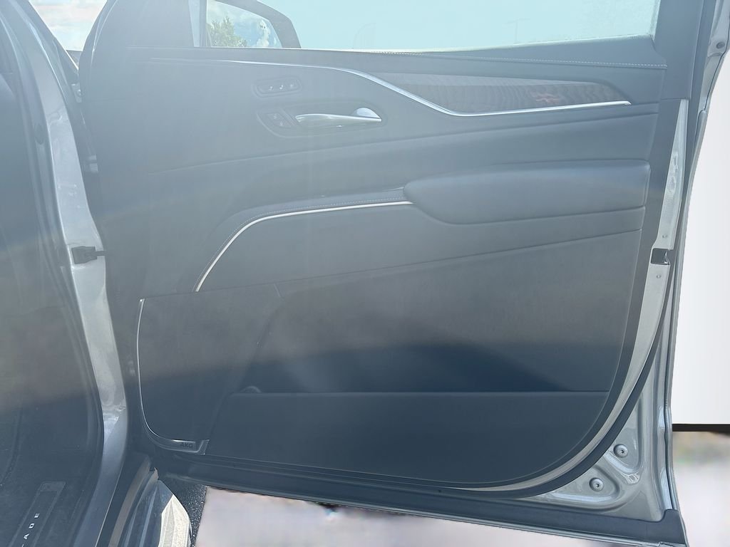 Used 2024 Silver Cadillac Sport Platinum image 17