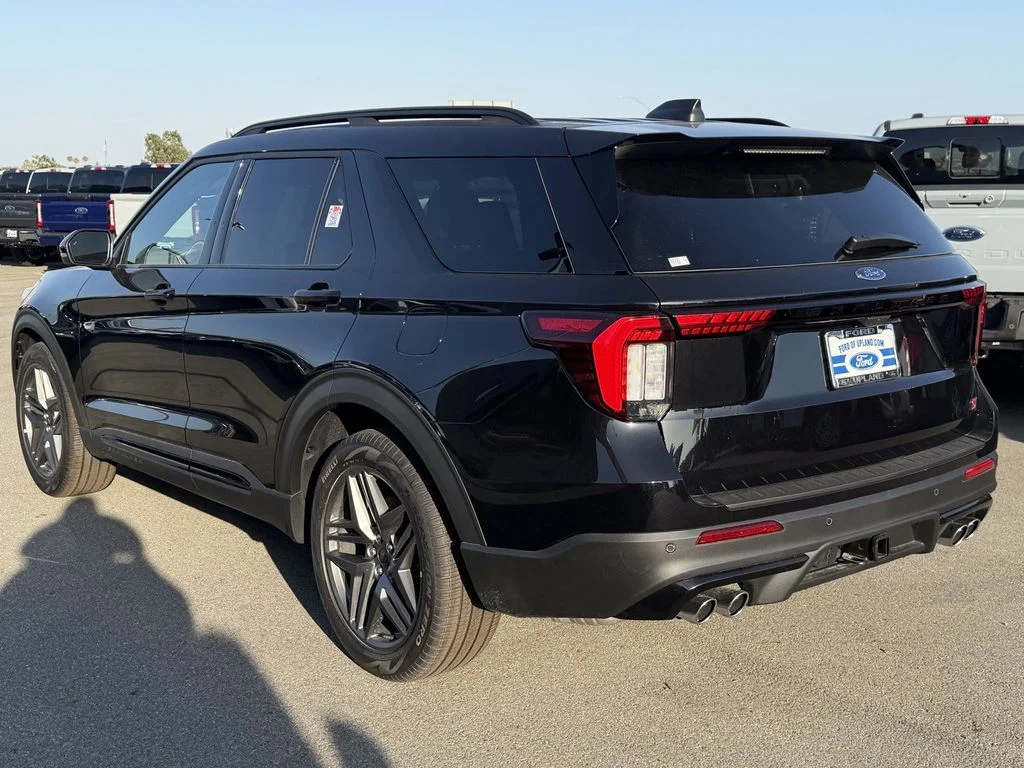 New 2026 Agate Black Metallic Ford ST image 5