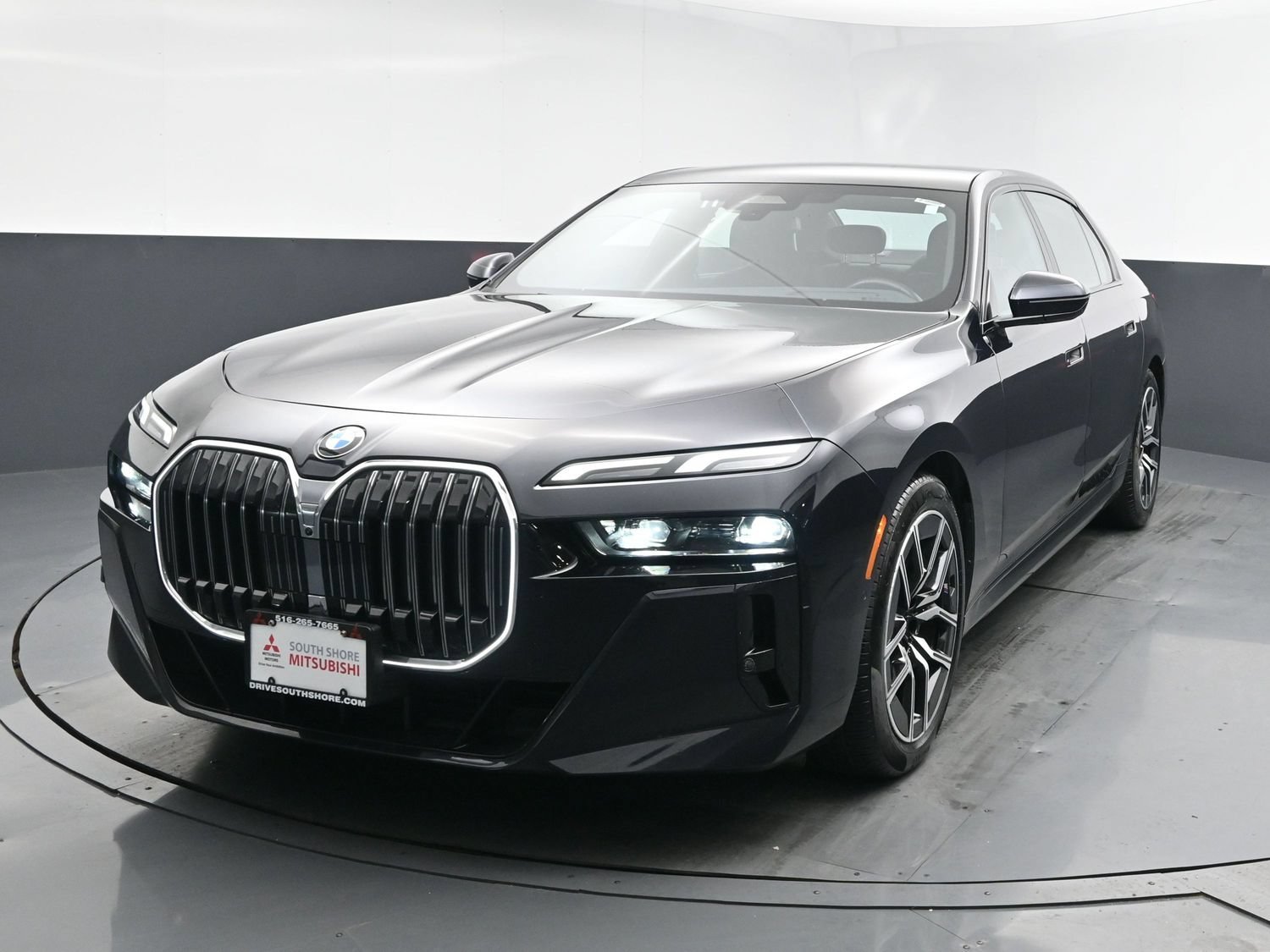 Used 2025 Black BMW 740i xDrive image 27