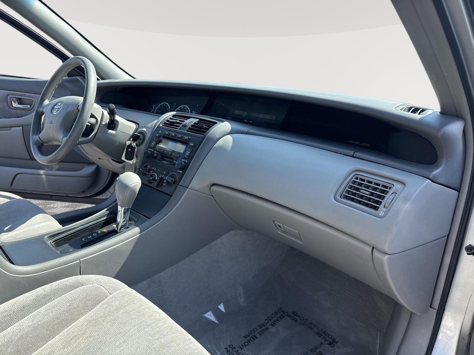 Used 2002 Lunar Mist Metallic Toyota XL image 25