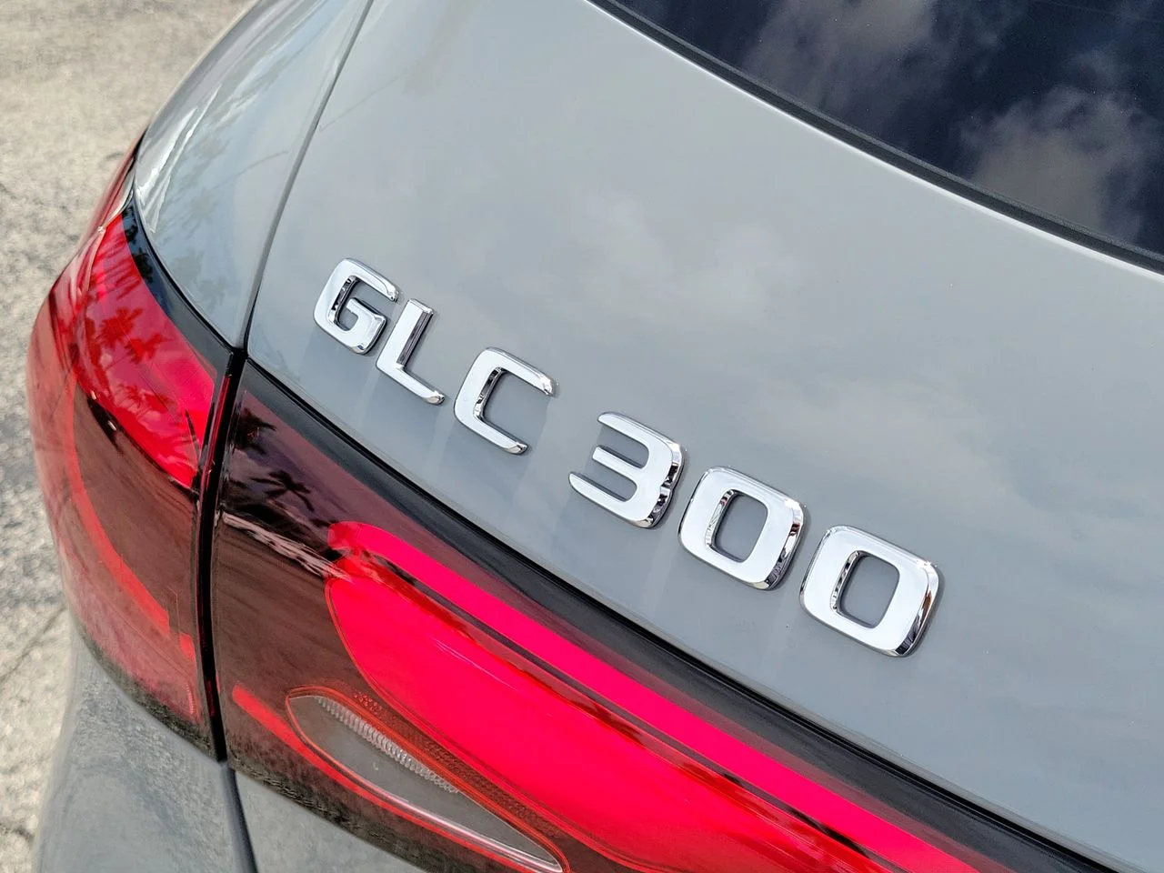 New 2027 MANUFAKTUR Alpine Grey Mercedes-Benz GLC 300 image 7