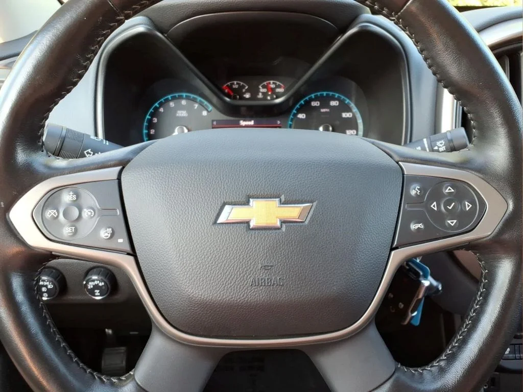 Used 2022 Blue Chevrolet Z71 image 10