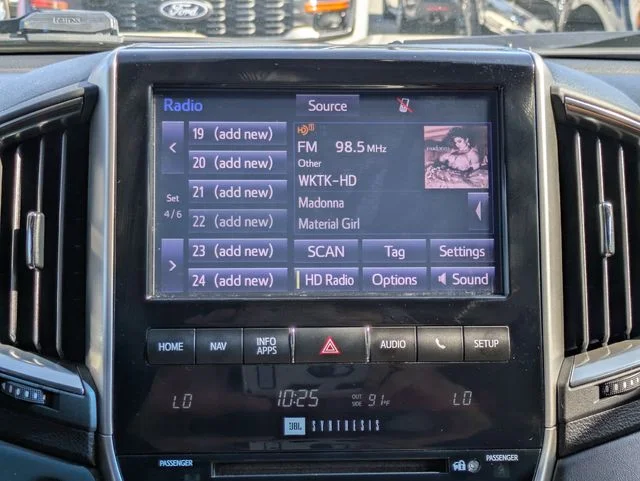 Used 2020 Blizzard Pearl Toyota Base image 19