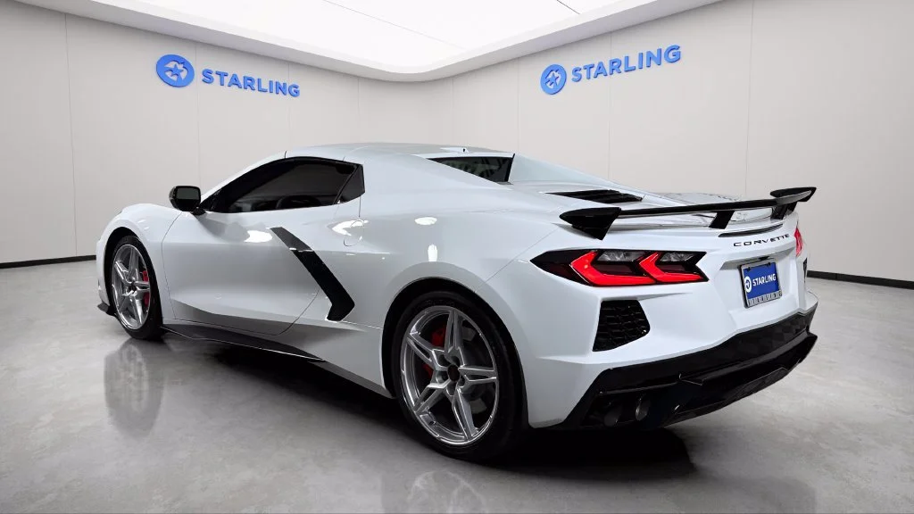 Used 2025 Arctic White Chevrolet 3LT image 19