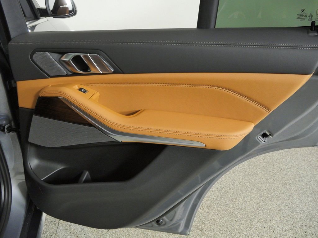 New 2026 Skyscraper Grey Metallic BMW xDrive40i image 25
