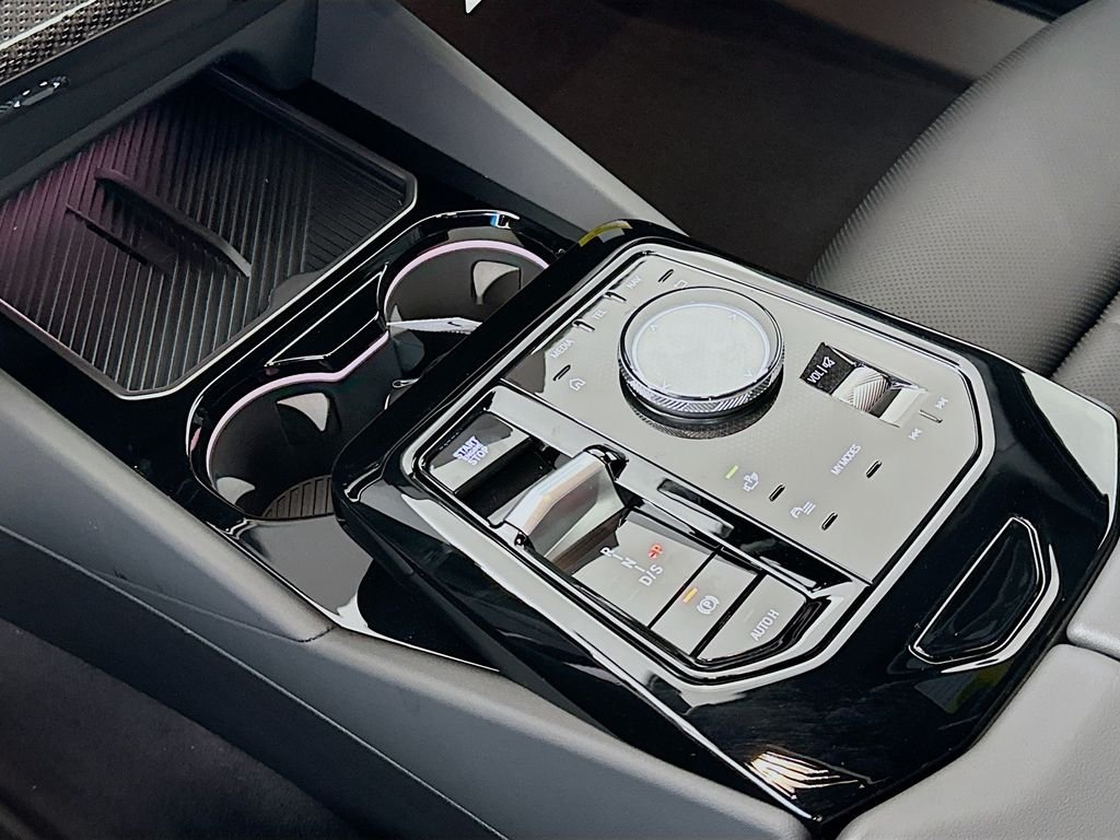 New 2027 Black Sapphire Metallic BMW 540i xDrive image 15