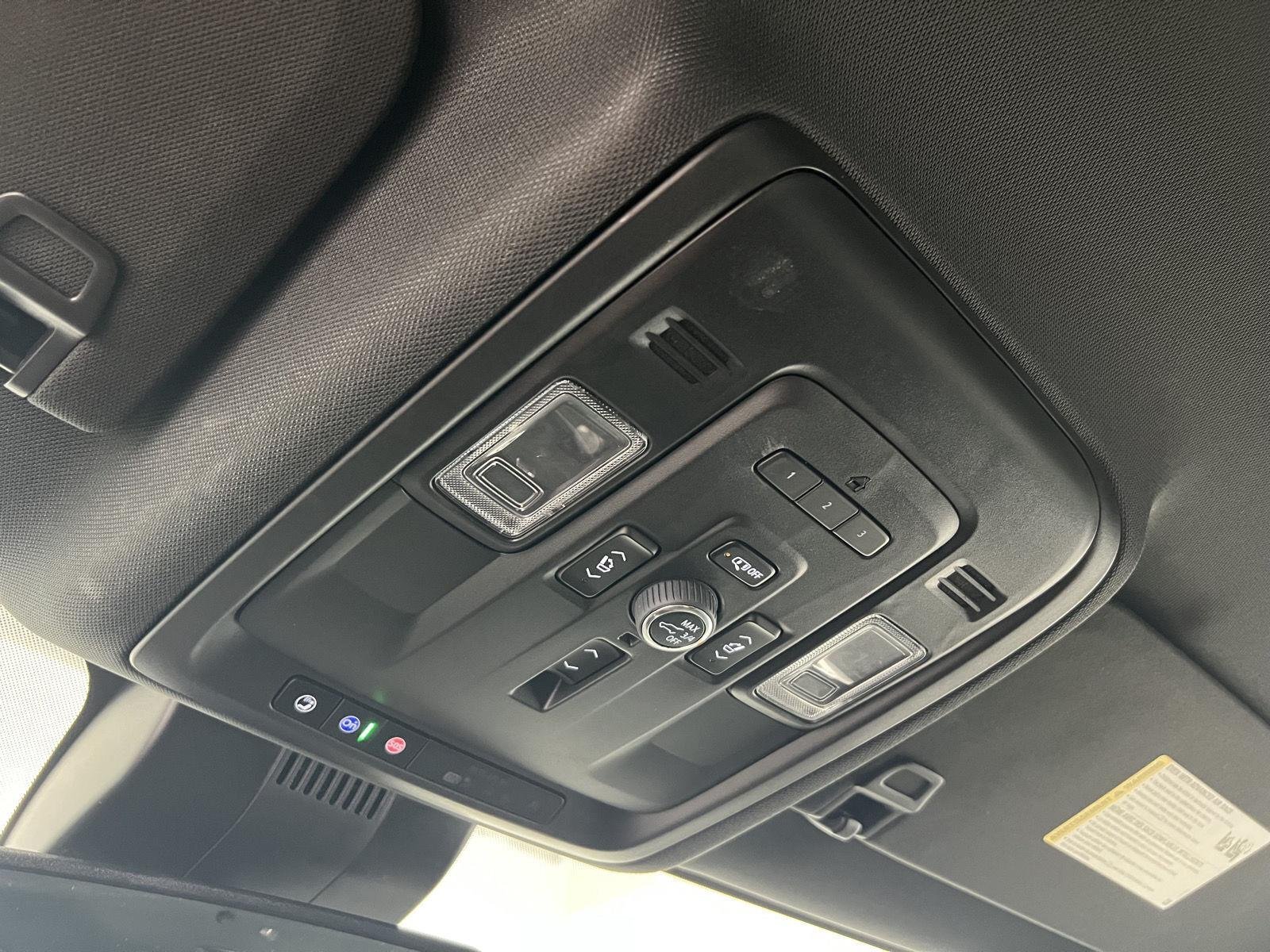 2024 Chevrolet Tahoe Premier - Photo 23