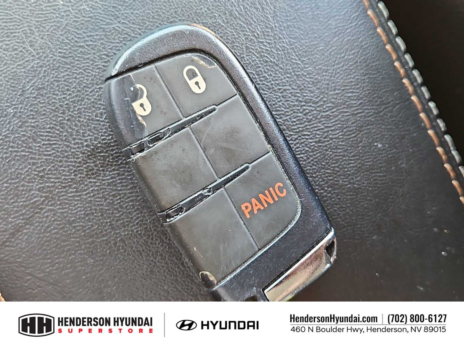 Used 2020 Laser Blue Pearlcoat Jeep Latitude image 34
