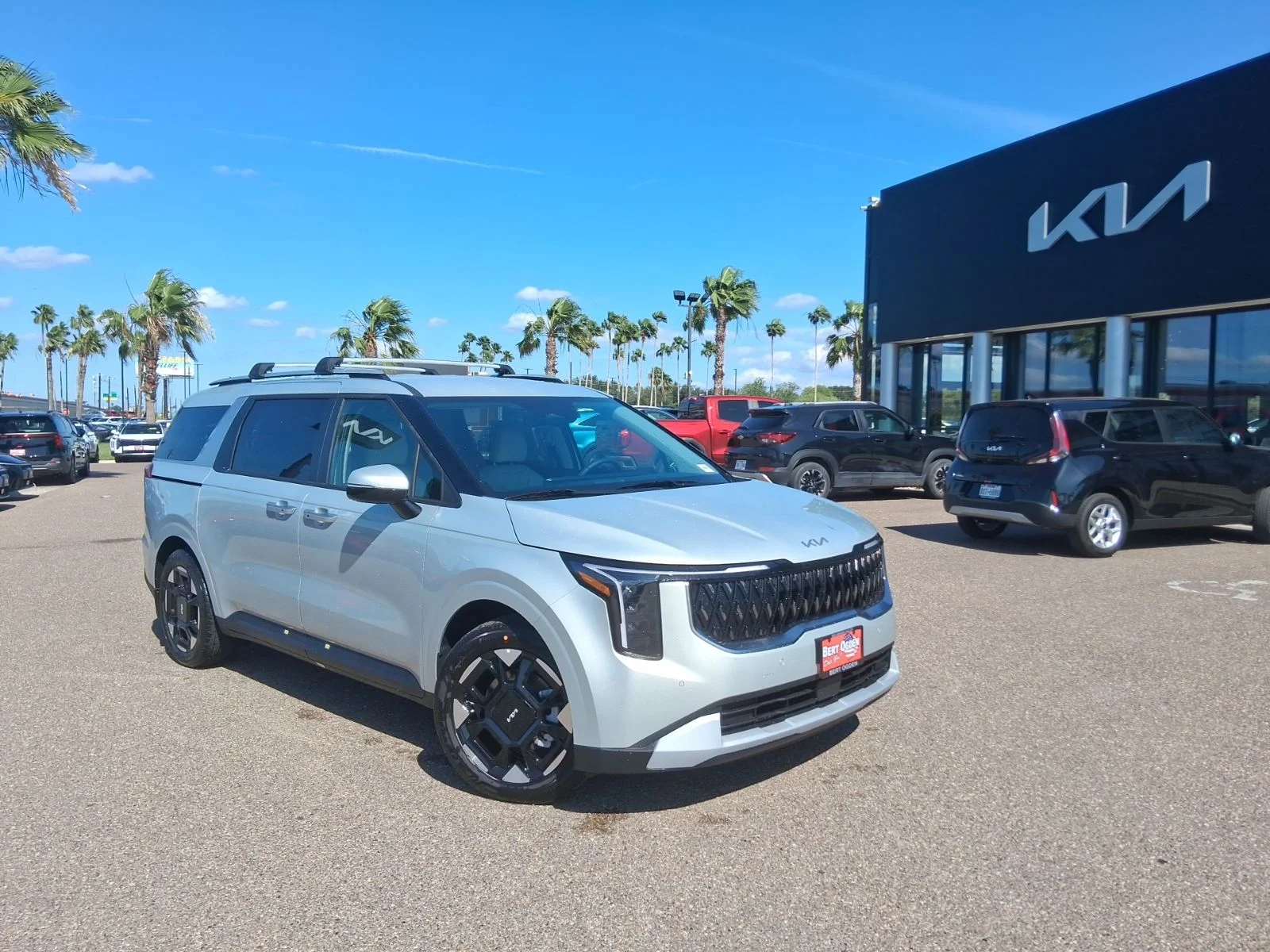 2026 Kia Sedona EX's photo