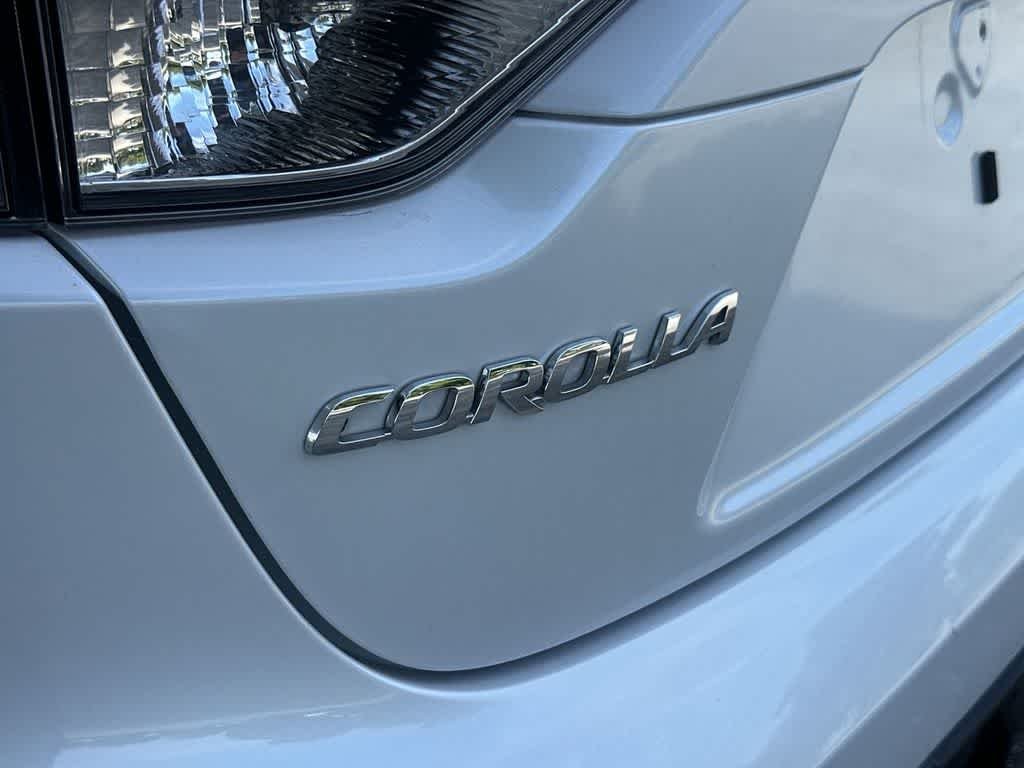 Used 2023 Wind Chill Pearl Toyota SE image 11