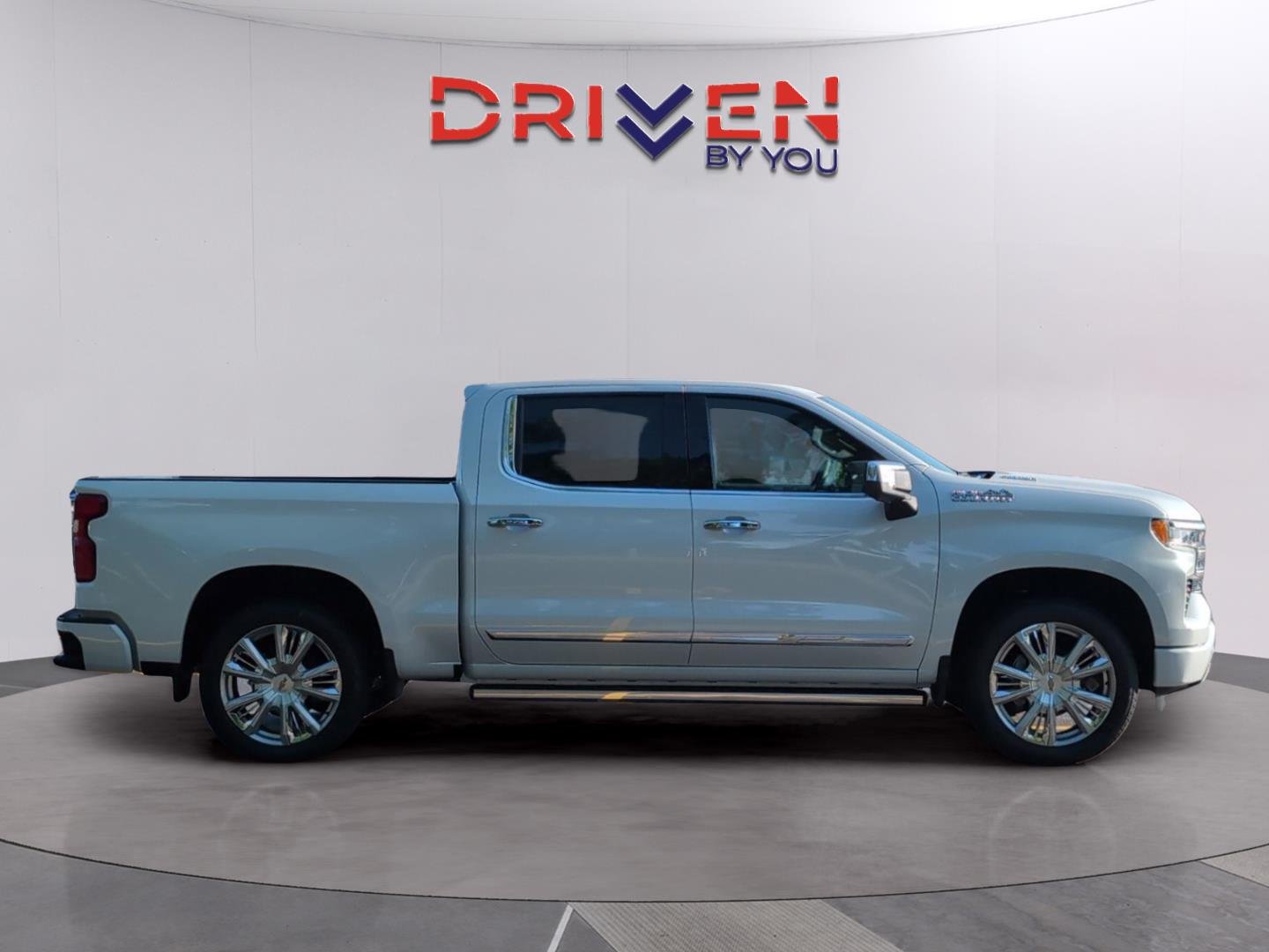 New 2026 Polar White Tricoat Chevrolet High Country image 6