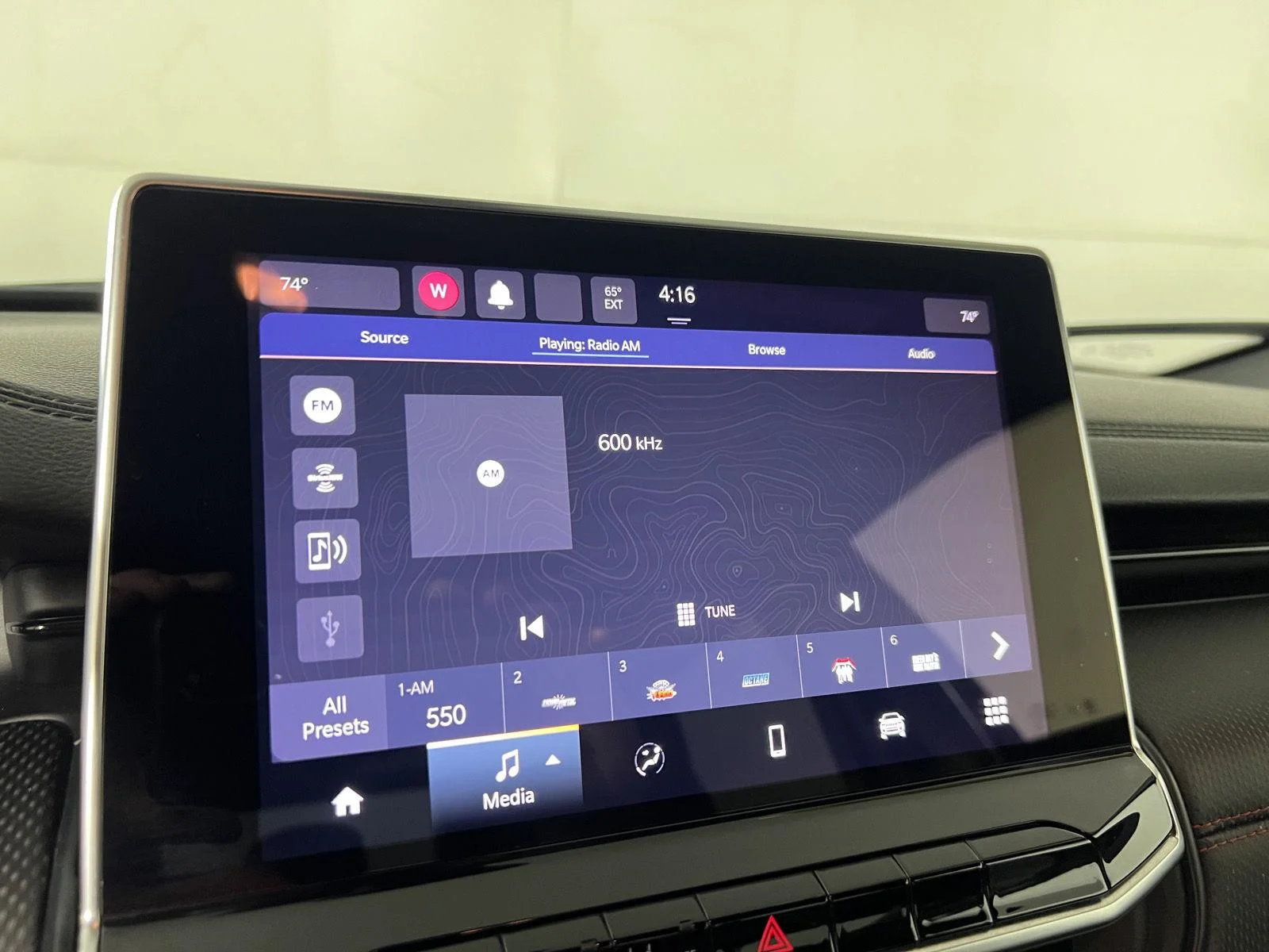 Used 2023 Diamond Black Crystal Pearlcoat Jeep Trailhawk image 10