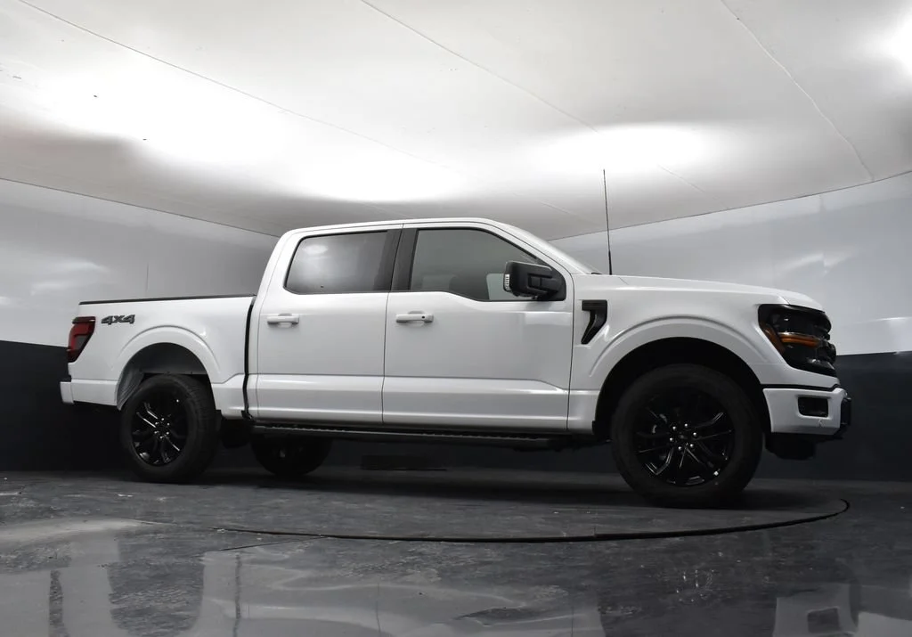 New 2026 Oxford White Ford XLT image 38