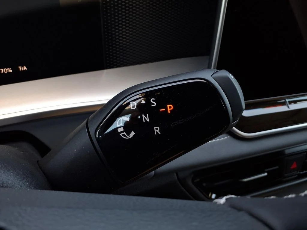New 2026 Pure White Volkswagen 2.0T SE image 18