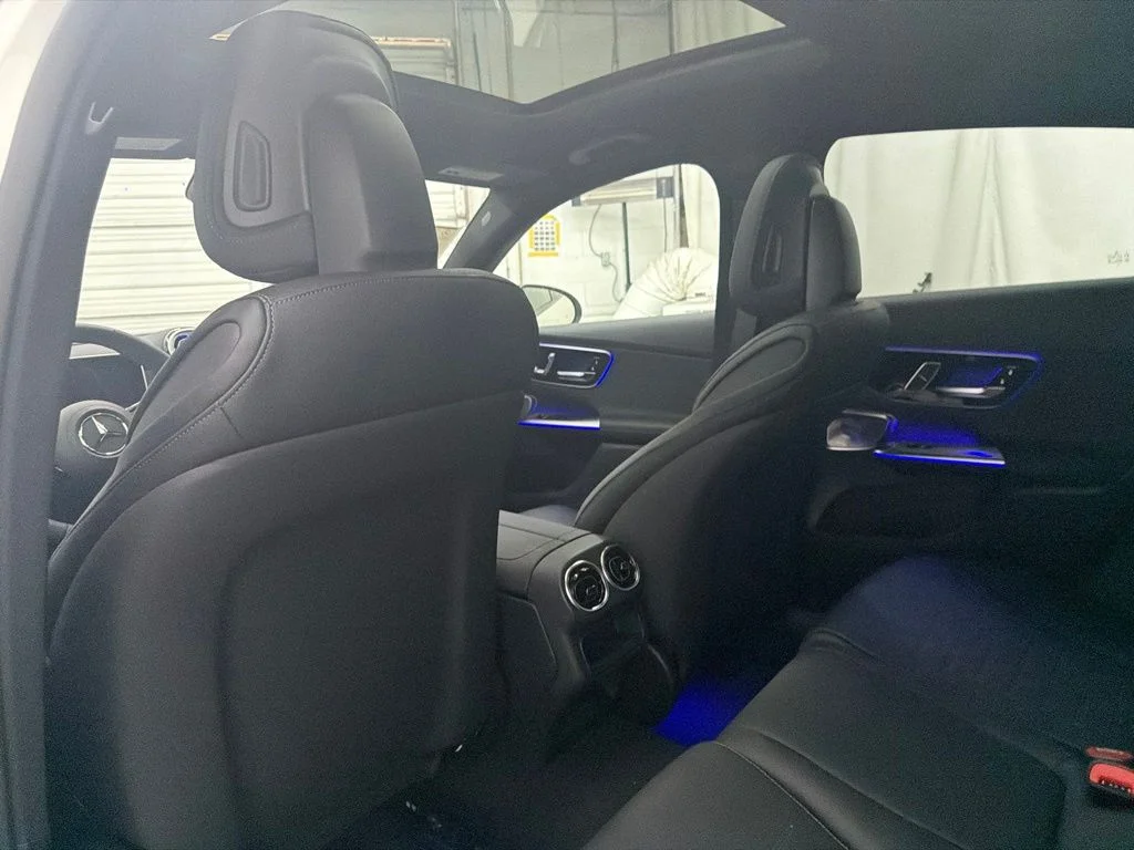 New 2027 White Mercedes-Benz GLC 300 image 17