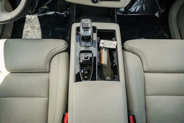 Used 2025 Denim Blue Volvo Ultra image 26