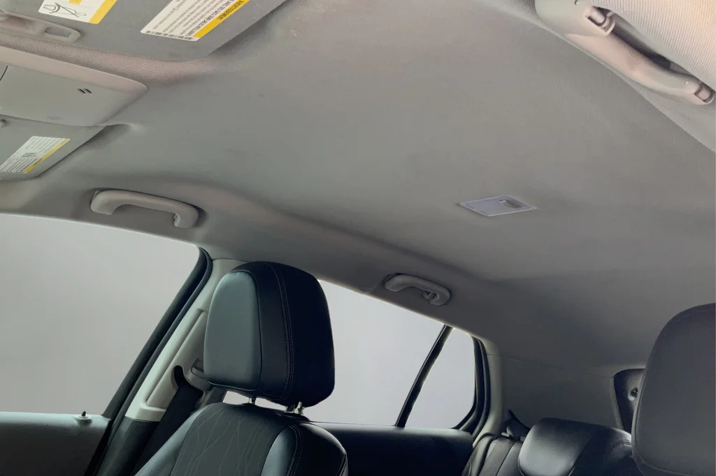 Used 2022 White Chevrolet LT image 18