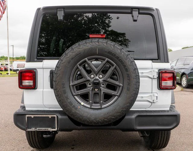 New 2026 Bright White Clear-Coat Exterior Paint Jeep Sport S image 6