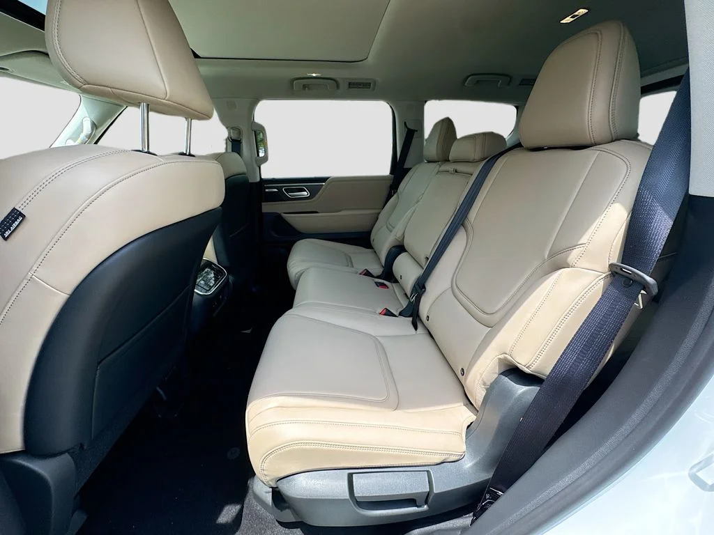New 2026 RADIANT WHITE INFINITI Pure 2WD image 26