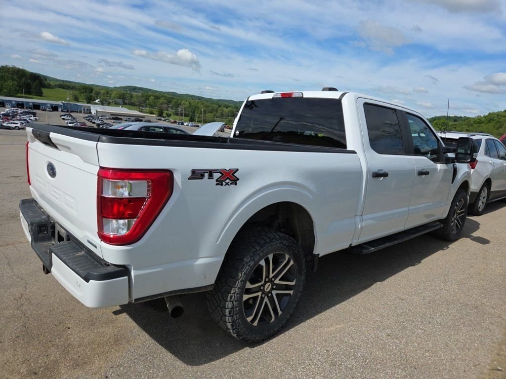 Used 2022 White Ford XL image 2