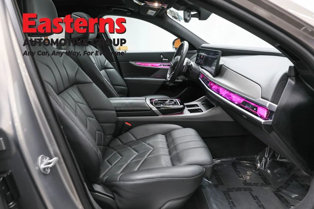 Used 2023 Gray BMW 760i xDrive image 28