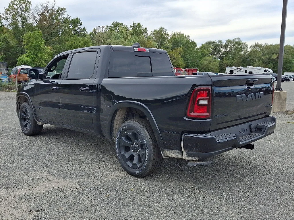 New 2026 Diamond Black Crystal Pearl-Coat Exterior Paint RAM Big Horn image 6