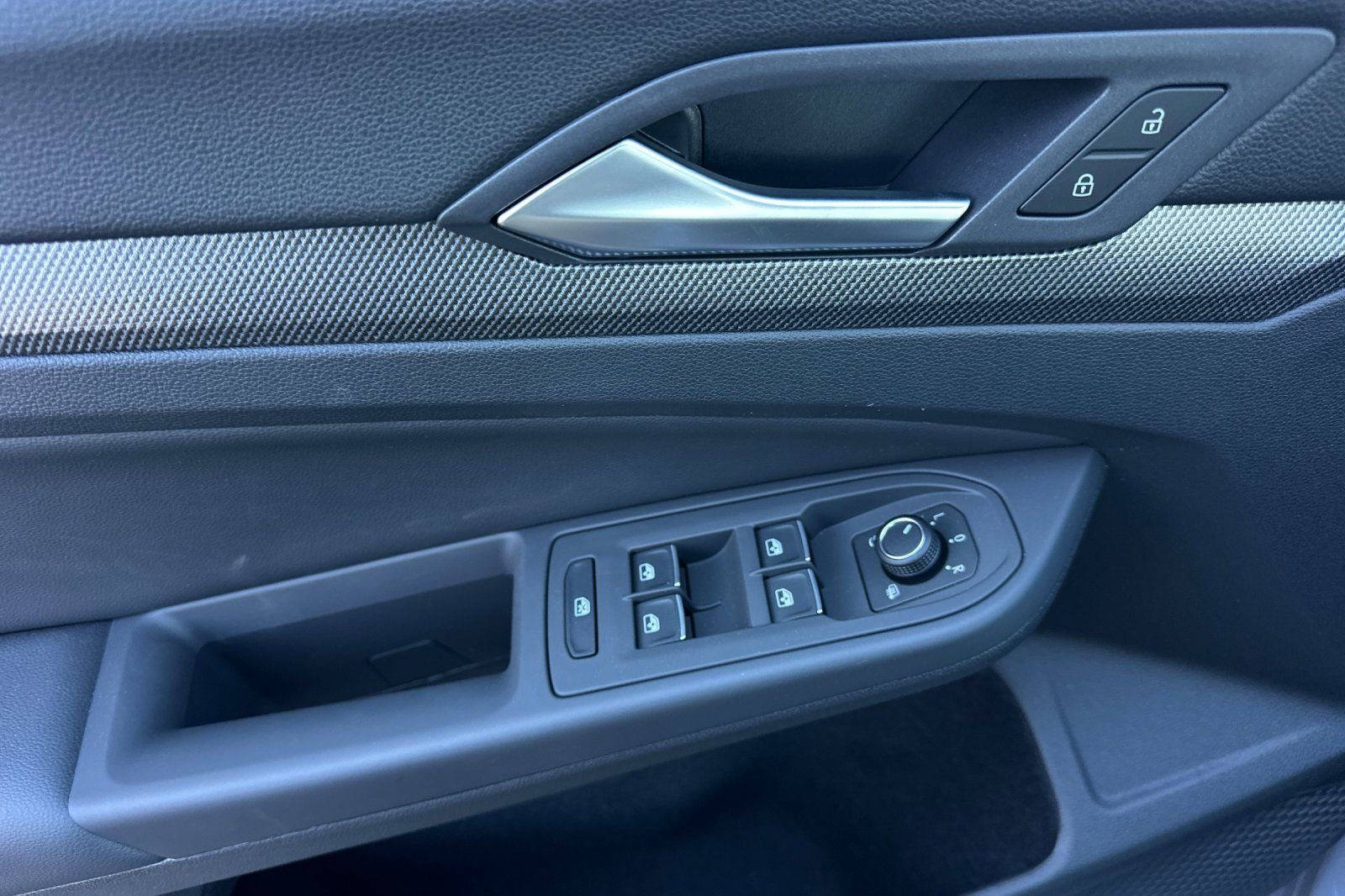 New 2026 Moonstone Gray Volkswagen 2.0T SE image 11