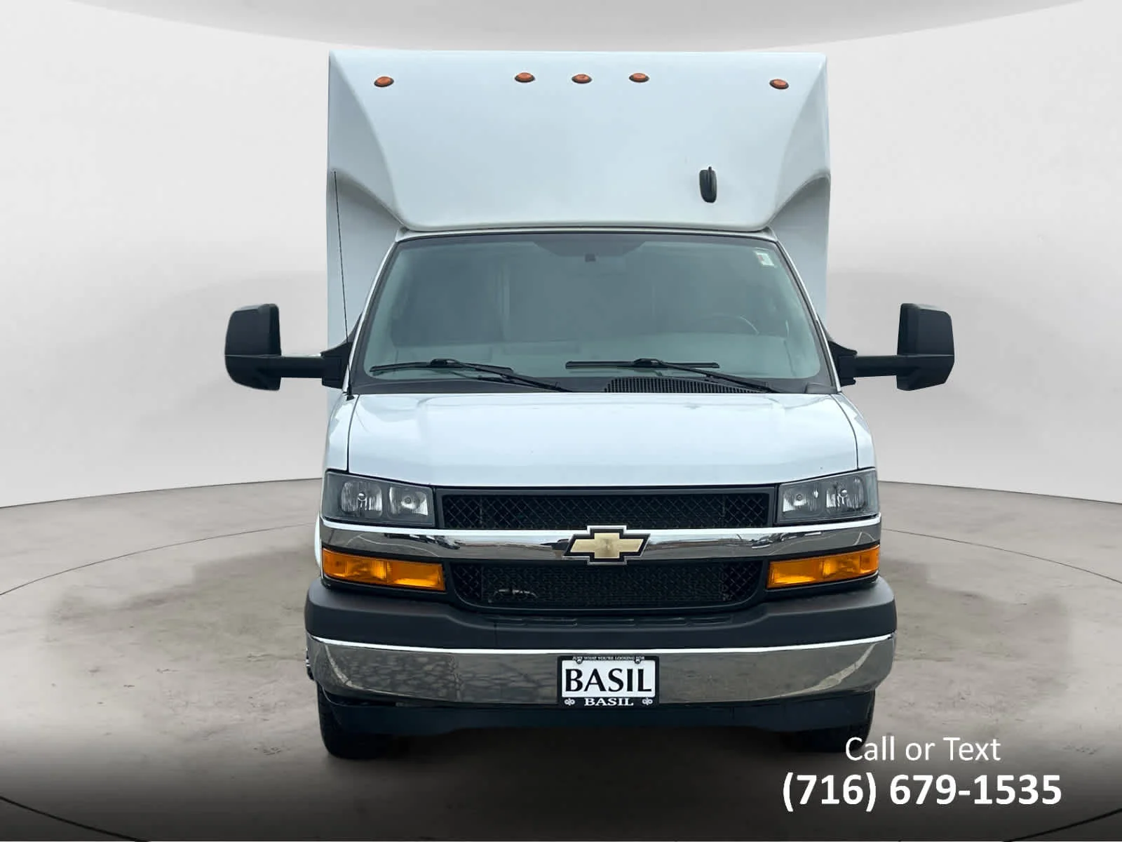 Used 2024 Summit White Chevrolet  image 10