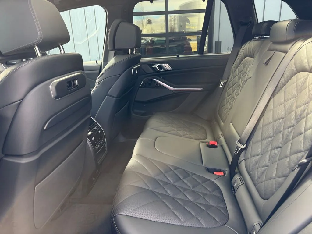 2026 BMW X5 M60i - Photo 22