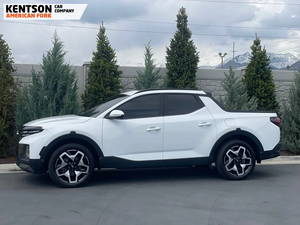 Used 2022 White Hyundai Limited image 4