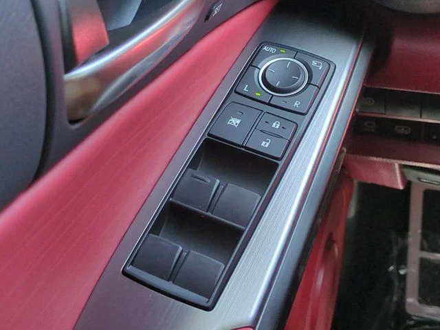 Certified Used 2025 White Lexus 500 F SPORT Performance image 23