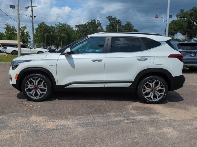 Used 2023 White Kia SX image 9