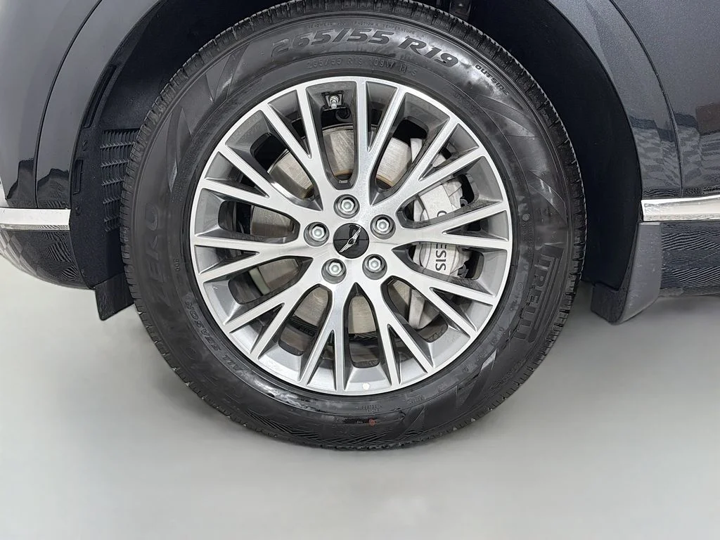 Used 2026 Black Genesis 2.5T image 32
